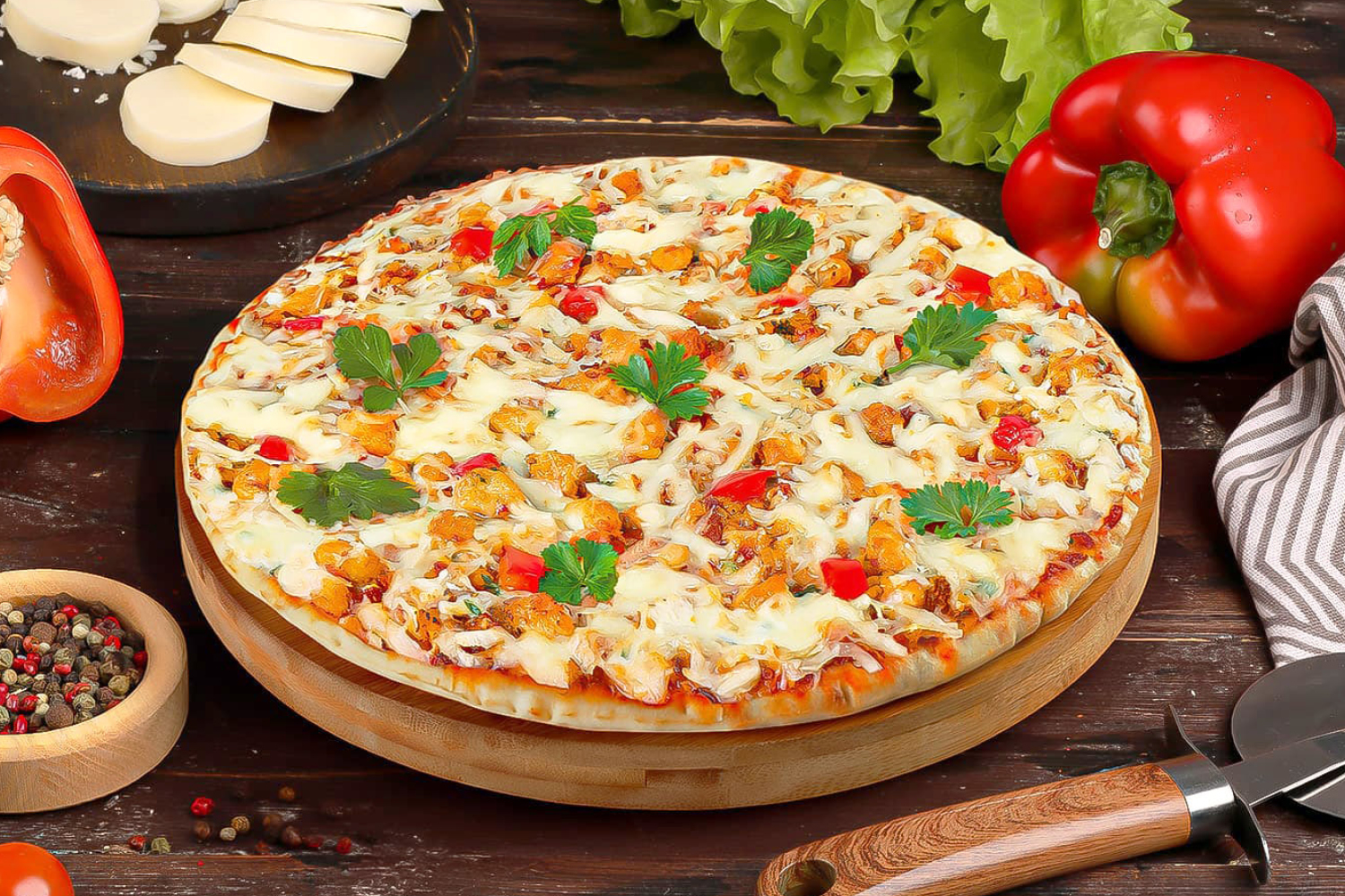 Пицца «Сырная» с курицей ТМ «ЕРМОЛИНО»