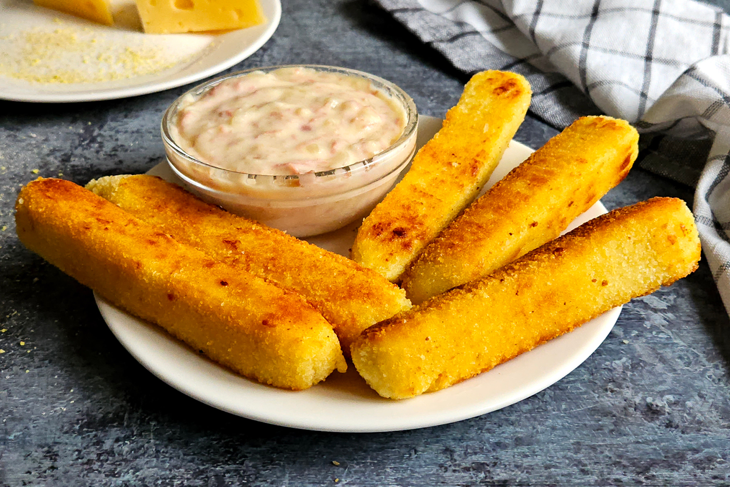 Палочки картофельные с сыром ТМ «ЕРМОЛИНО»