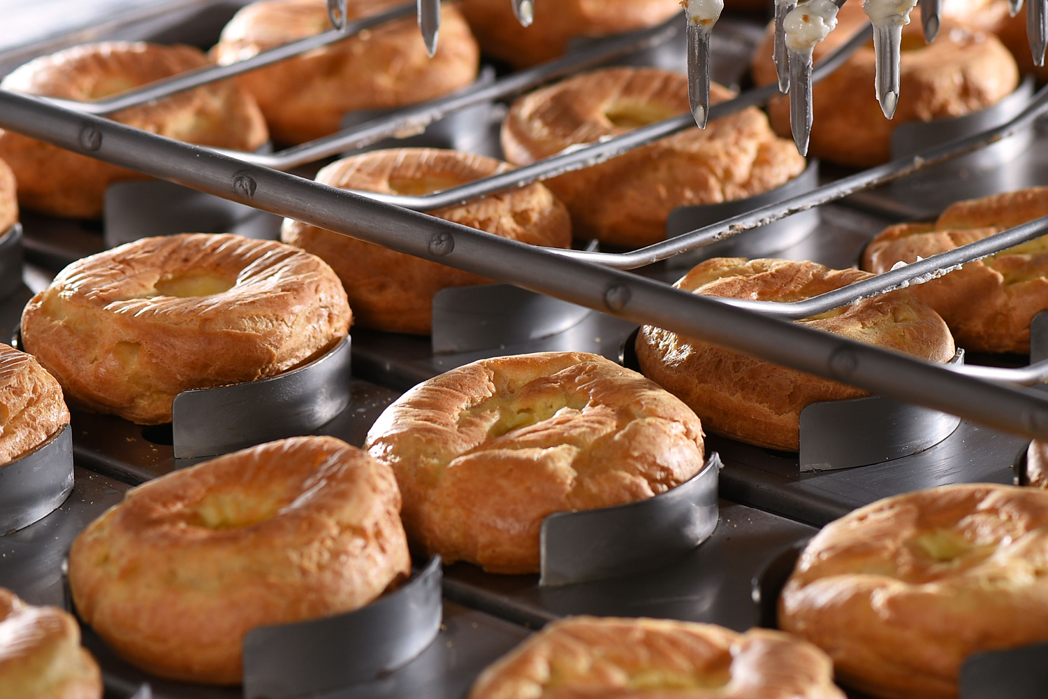 Пирожное заварное «Творожное кольцо» ТМ «ЕРМОЛИНО»