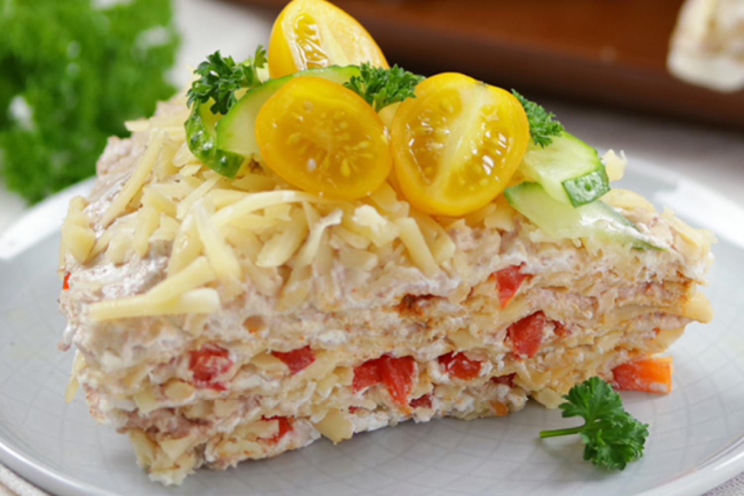 Мясной торт из паштета