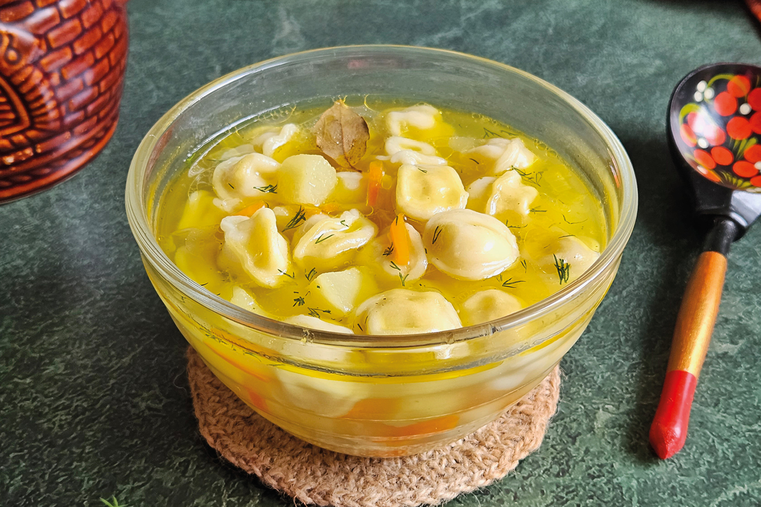 Суп с пельменями и картошкой