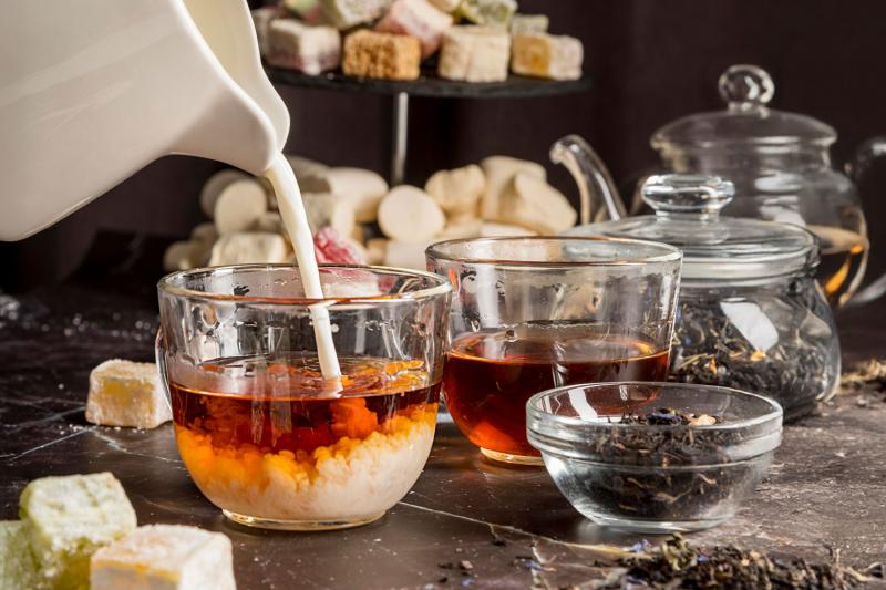 Чай с молоком: польза и вред для организма, рецепт как правильно заваривать