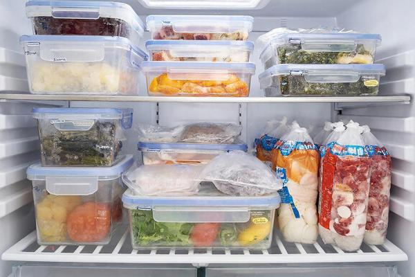 Как правильно хранить продукты в морозилке