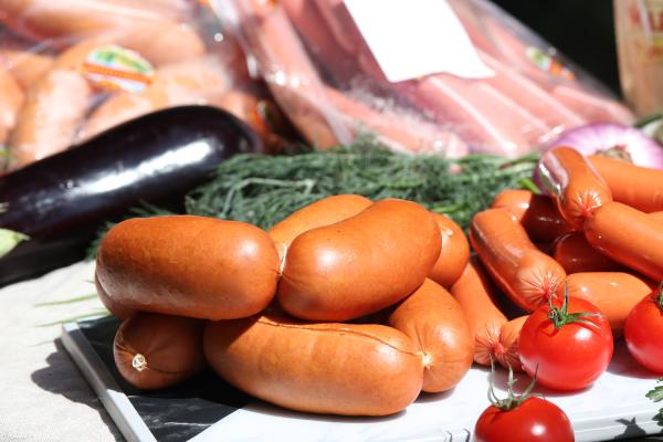 Сосиски, сардельки, шпикачки на гриле: как приготовить еще вкуснее