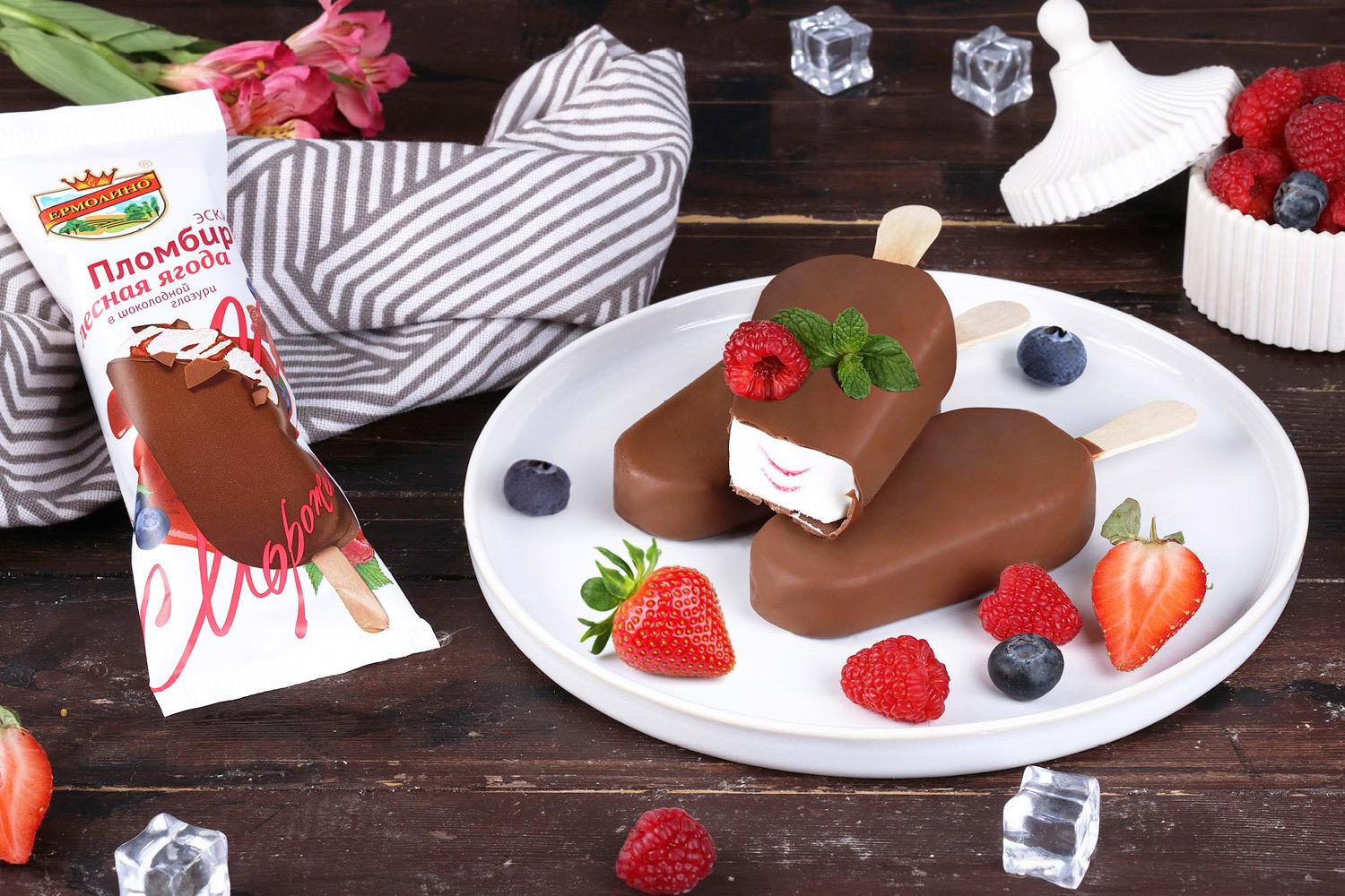 Эскимо пломбир с&nbsp;наполнителем &laquo;Лесная ягода&raquo; в&nbsp;шоколадной глазури