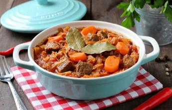 Капуста с тушенкой