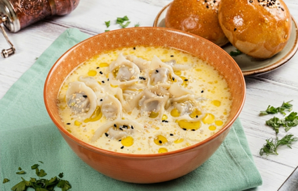 Сырный суп с пельменями