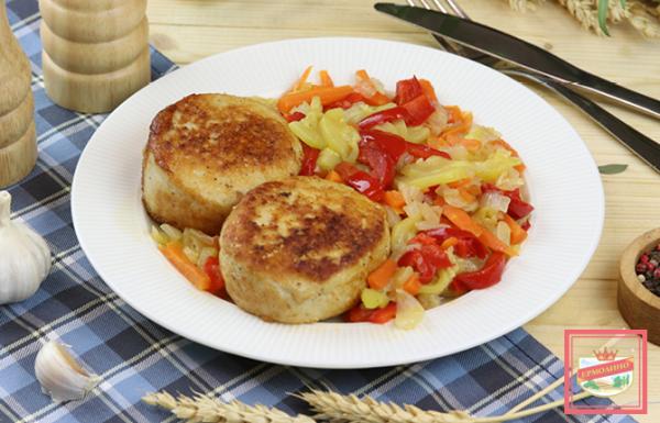 Тушеные котлеты с овощами