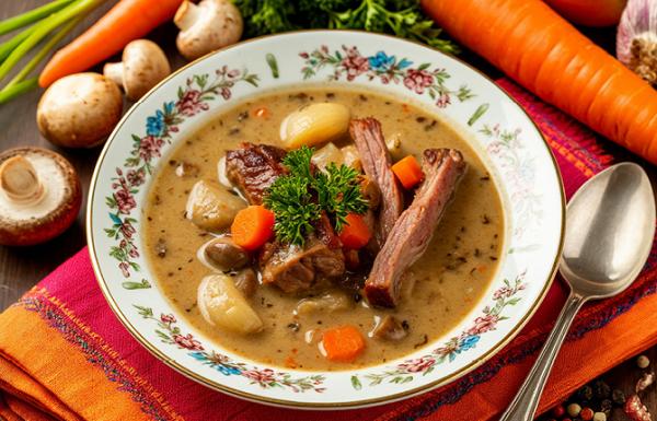 Сливочно-грибной суп с ребрышками