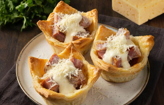 Слоеные корзиночки с карбонадом фото
