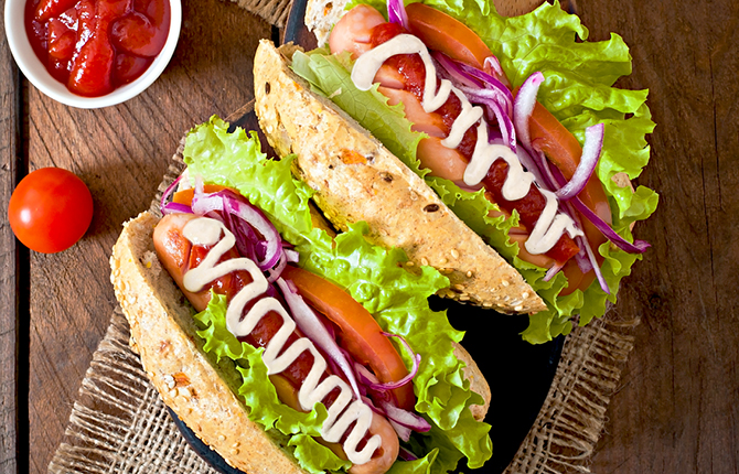 Домашний хот-дог фото