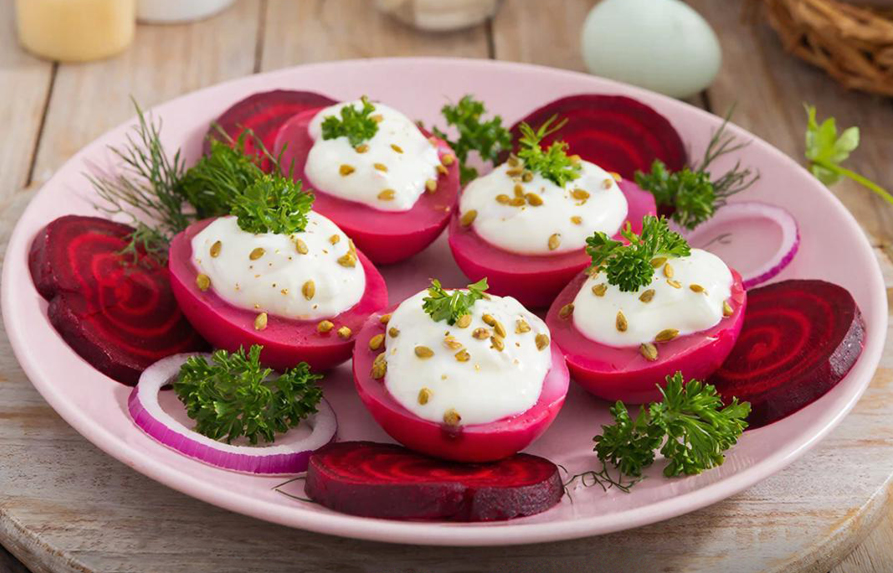 Маринованные яйца со свеклой фото