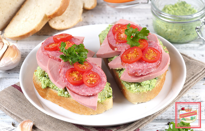 Бутерброд с колбасой «Для него» фото